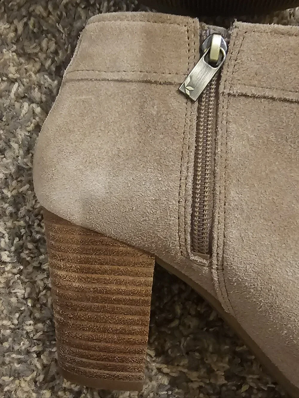 KOOLABURRA by UGG Zip Stacked Heel Suede Ankle Boots 9.5 Camel/Beige 3.25